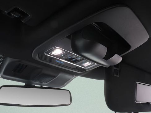 Used 2025 Ford F250 Platinum image 18