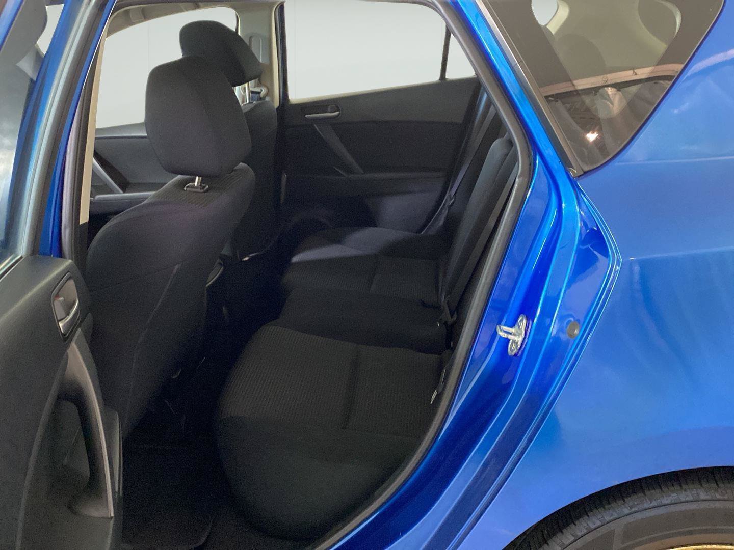 Used 2012 MAZDA MAZDA3 i Touring FWD image 19