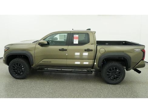 New 2026 Toyota Tacoma TRD Off-Road AWD/4WD image 3