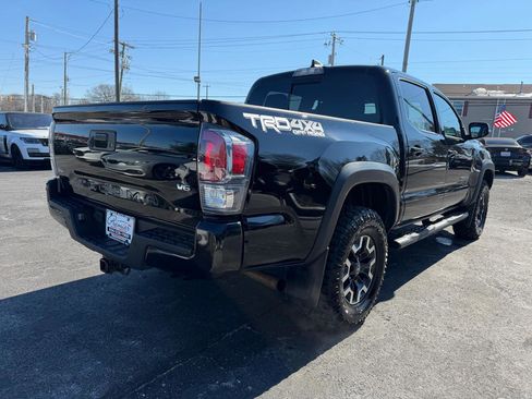 Used 2020 Toyota Tacoma TRD Off-Road w/ Technology Package image 5