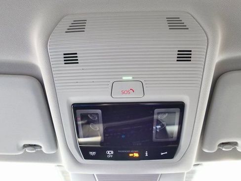 New 2026 Volkswagen Tiguan SE image 29