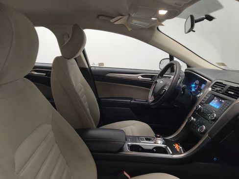 Used 2017 Ford Fusion S FWD image 21