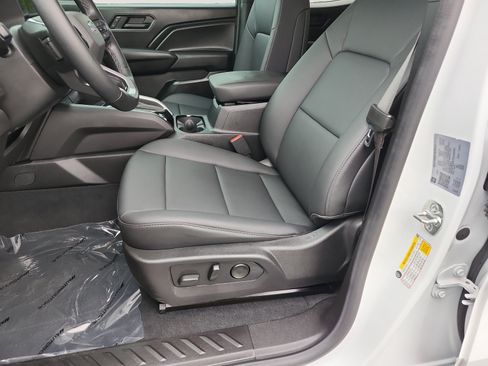 Used 2025 Chevrolet Colorado Trail Boss AWD/4WD image 10