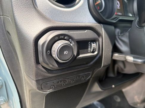 Used 2024 Jeep Wrangler Unlimited Sport AWD/4WD image 12