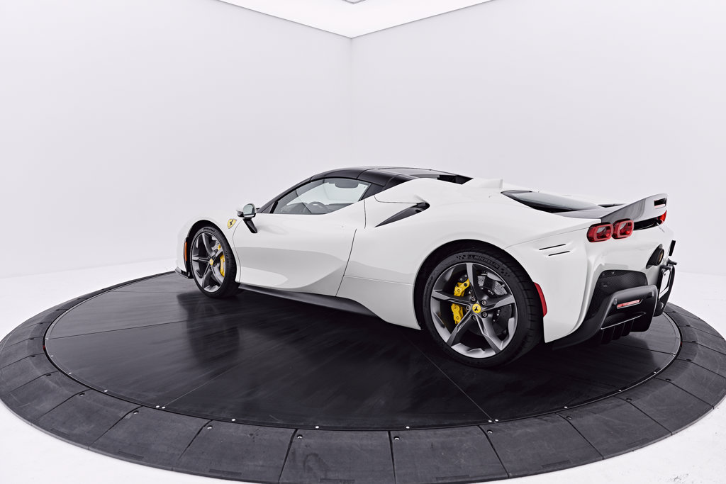 Used 2022 Ferrari SF90 Spider AWD/4WD image 16