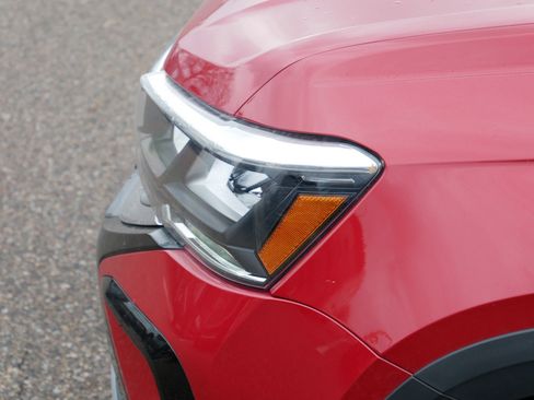 Certified 2024 Volkswagen Taos SE image 16