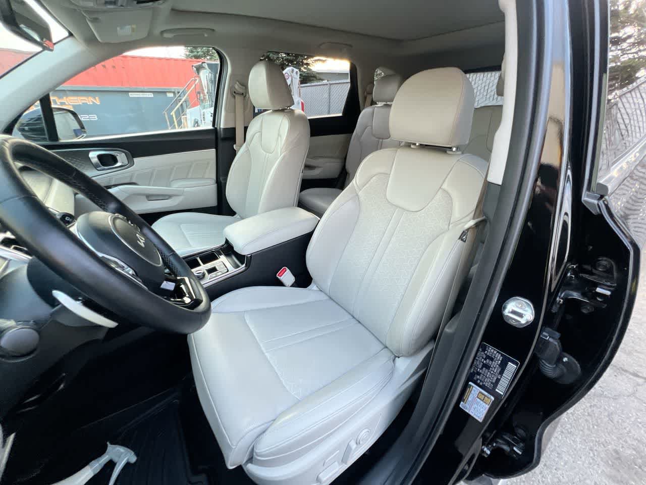 Used 2023 Kia Sorento SX Prestige w/ Panoramic Sunroof Package AWD/4WD image 11