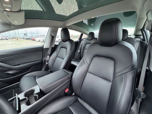 Used 2018 Tesla Model 3 Long Range image 25
