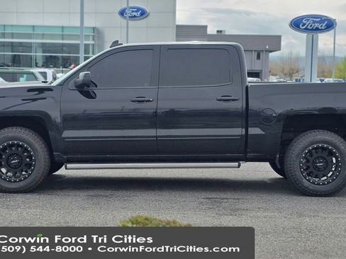 Used 2018 Chevrolet Silverado 1500 LTZ Z71 w/ Midnight Edition image 13