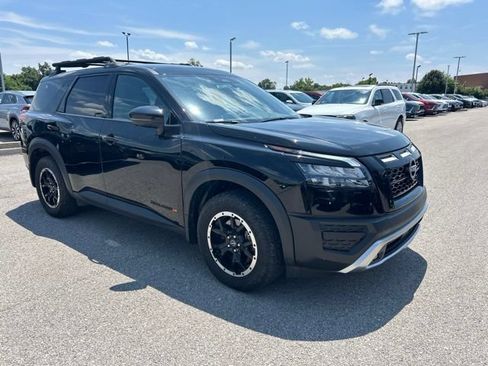 Used 2024 Nissan Pathfinder Rock Creek AWD/4WD image 2