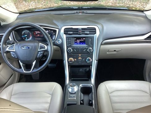 Used 2017 Ford Fusion SE image 36