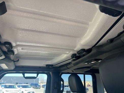 Used 2018 Jeep Wrangler Unlimited Rubicon image 9