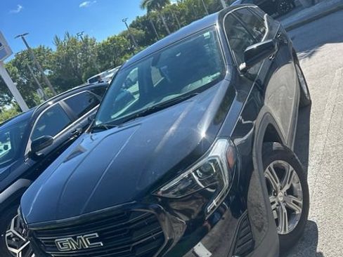 Used 2019 GMC Terrain SLE FWD image 2