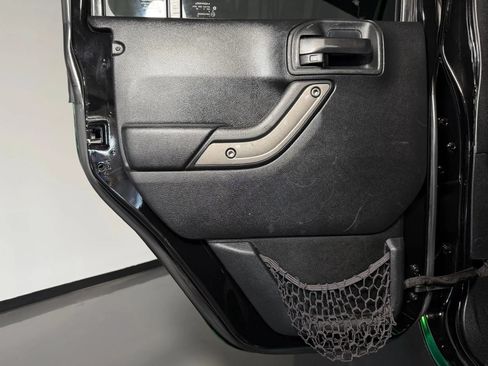 Used 2016 Jeep Wrangler Unlimited Sport w/ Quick Order Package 23S AWD/4WD image 13