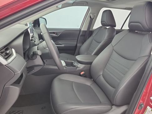Used 2025 Toyota RAV4 XLE Premium FWD image 19