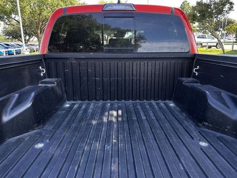 Used 2018 Toyota Tacoma TRD Sport w/ Technology Package RWD image 29