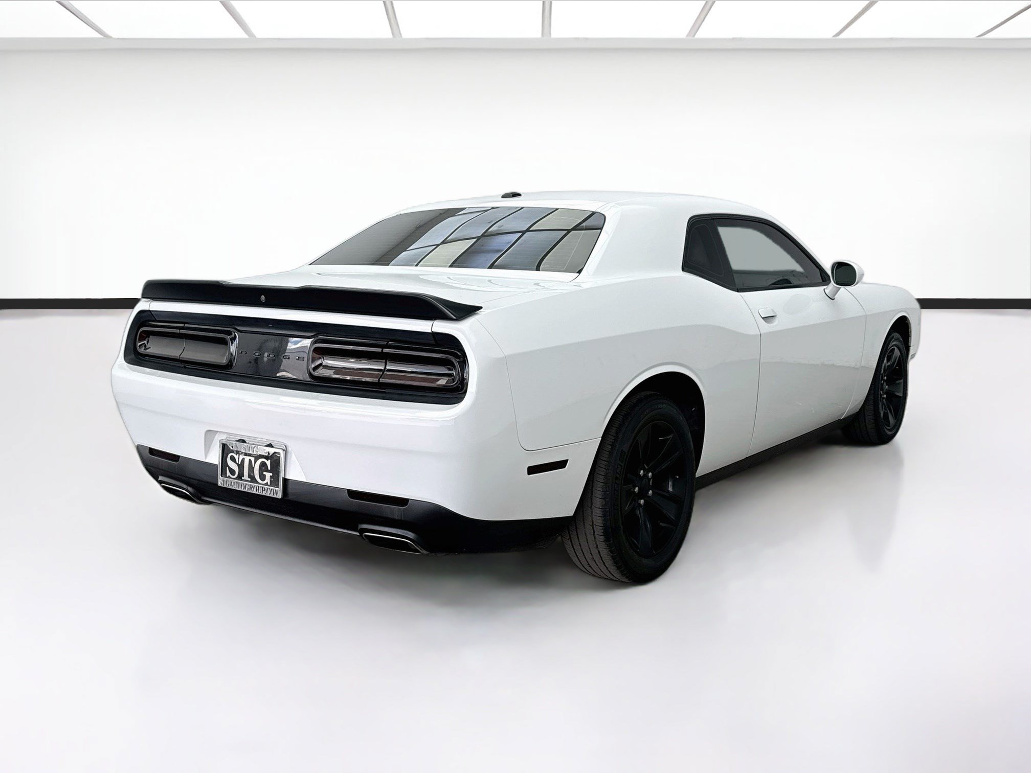 Used 2023 Dodge Challenger SXT RWD image 4