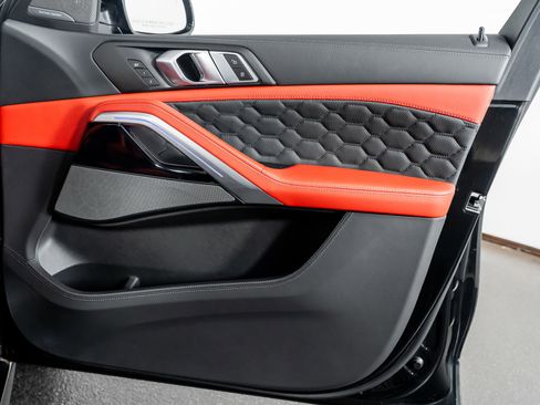 Used 2025 BMW X6 M Competition image 51