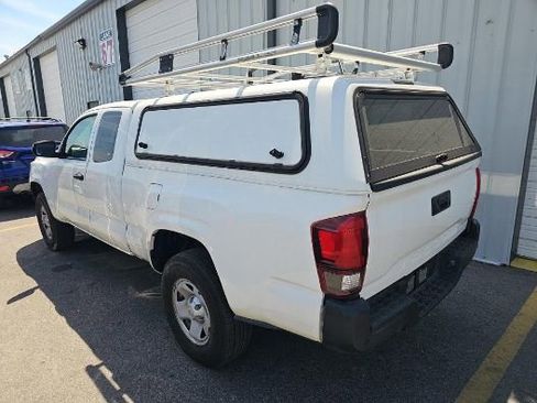 Used 2019 Toyota Tacoma SR image 2