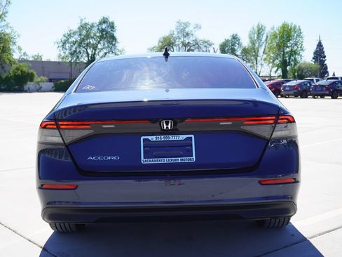 Used 2025 Honda Accord SE image 10