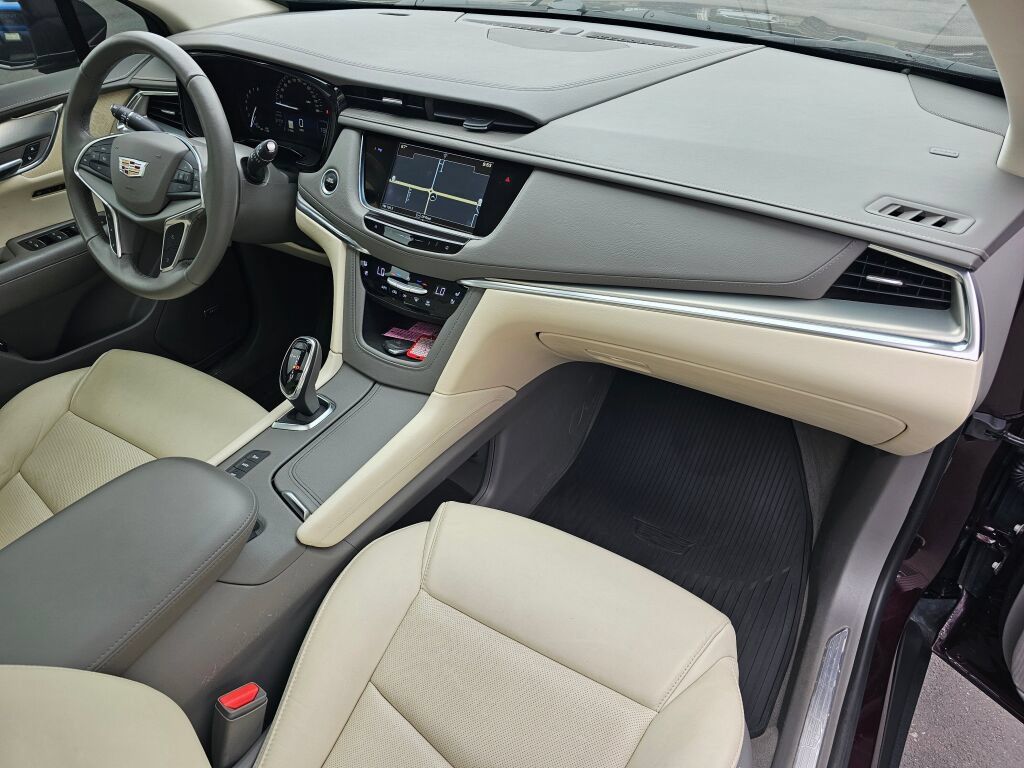 Used 2018 Cadillac XT5 Premium Luxury AWD/4WD image 11