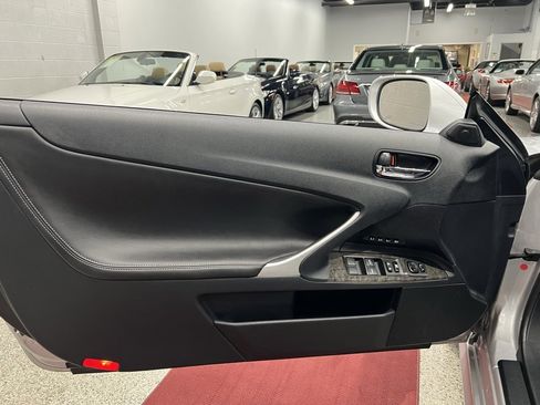 Used 2010 Lexus IS 350C image 19