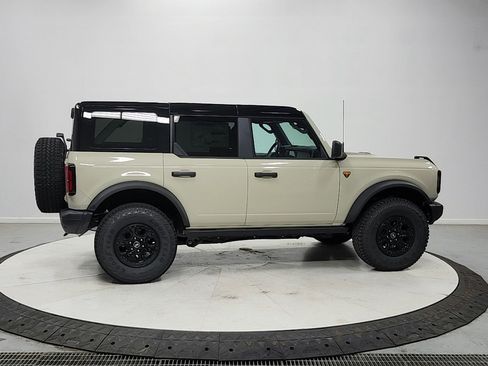 New 2026 Ford Bronco Badlands AWD/4WD image 8