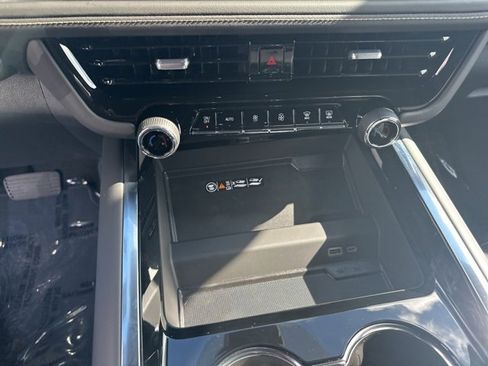 New 2025 Chevrolet Tahoe Premier image 24