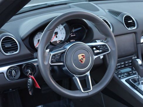 Used 2019 Porsche 718 Boxster image 24