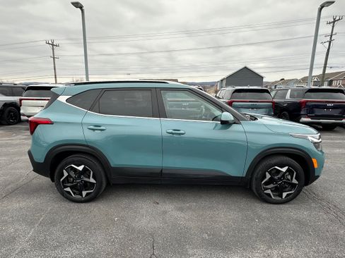 Used 2024 Kia Seltos EX image 4