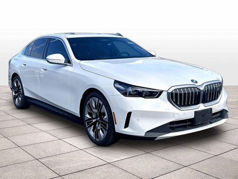Used 2024 BMW i5 eDrive40i w/ M Sport Package RWD image 3