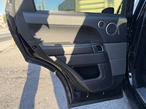 Used 2016 Land Rover Range Rover Sport HSE image 20