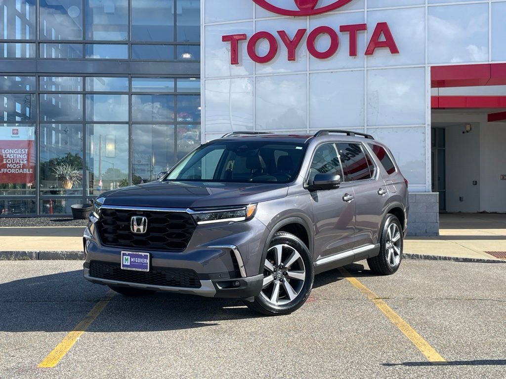 Used 2025 Honda Pilot Elite image 1