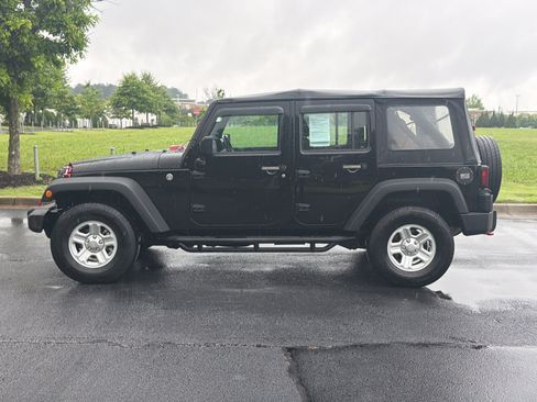 Used 2016 Jeep Wrangler Unlimited Sport w/ Connectivity Group AWD/4WD image 6