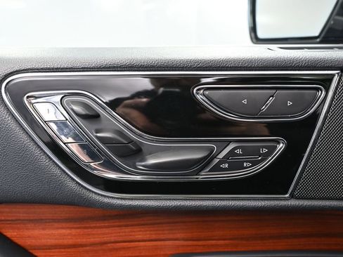 Used 2024 Lincoln Navigator Reserve image 19