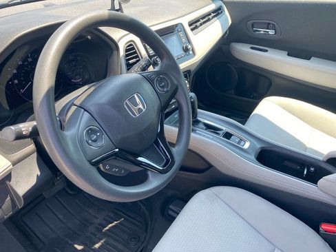 Used 2022 Honda HR-V LX image 14