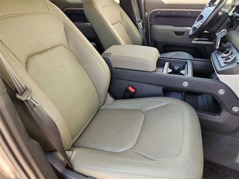 Used 2023 Land Rover Defender 110 SE image 14