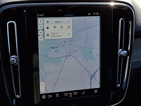 Used 2023 Volvo XC40 B5 Plus w/ Driver Assist Package image 18