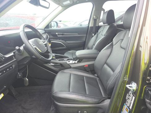 Used 2025 Kia Telluride S FWD image 3