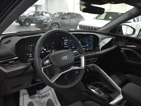 Used 2025 Audi Q5 Premium Plus w/ Premium Plus AWD/4WD image 12