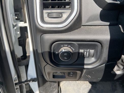 Used 2023 RAM 1500 Laramie AWD/4WD image 8