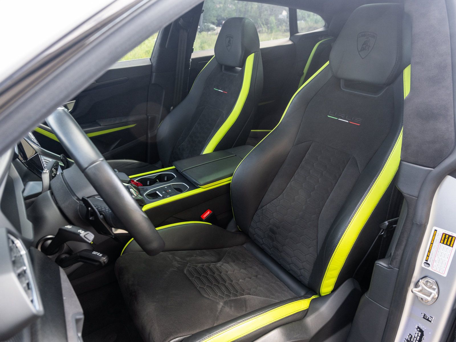 Used 2021 Lamborghini Urus AWD/4WD image 20