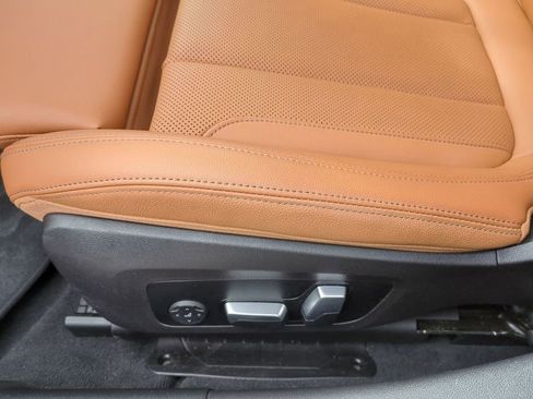 Used 2023 BMW 330i xDrive Sedan w/ Premium Package image 15