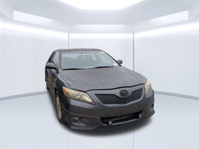 Used 2011 Toyota Camry SE w/ Sport Leather Pkg FWD image 3