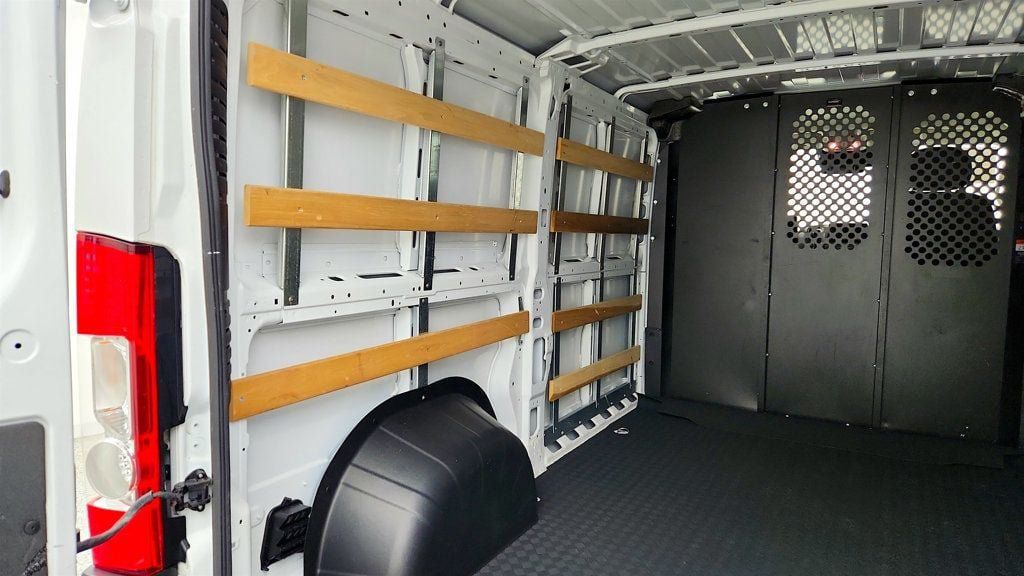 Used 2025 RAM ProMaster 2500 w/ U-Haul Equipment Group FWD image 19