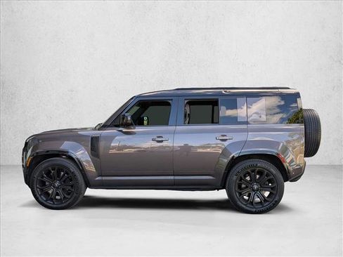 Used 2025 Land Rover Defender 110 image 8