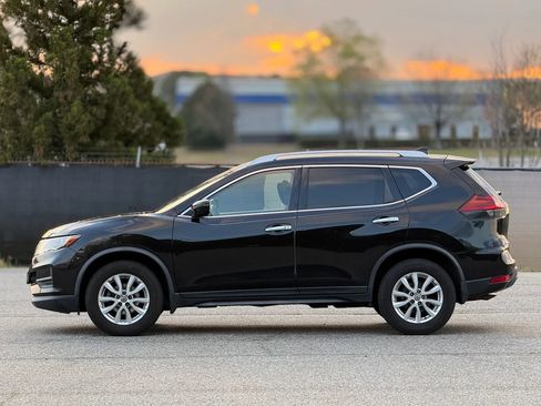 Used 2019 Nissan Rogue SV image 8