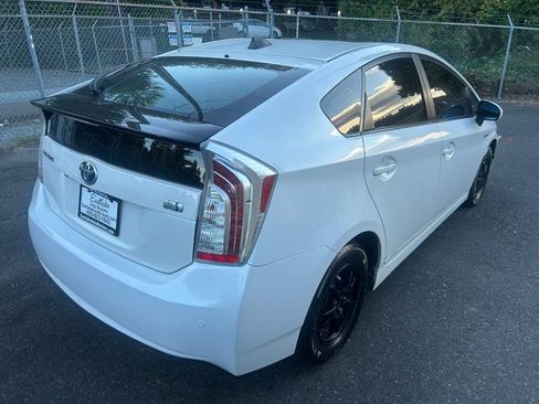 Used 2015 Toyota Prius Four FWD image 5