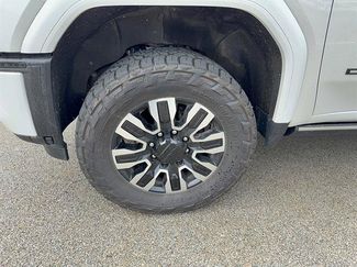 Used 2025 GMC Sierra 3500 Denali Ultimate AWD/4WD video 2