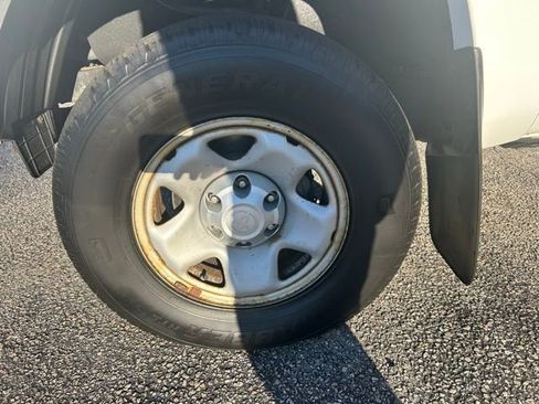 Used 2013 Toyota Tacoma Base image 8